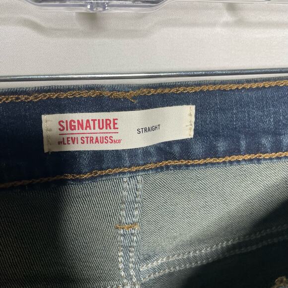 NWT Signature Levi Strauss Straight Leg Size 32x30 Jeans - Picture 2 of 3